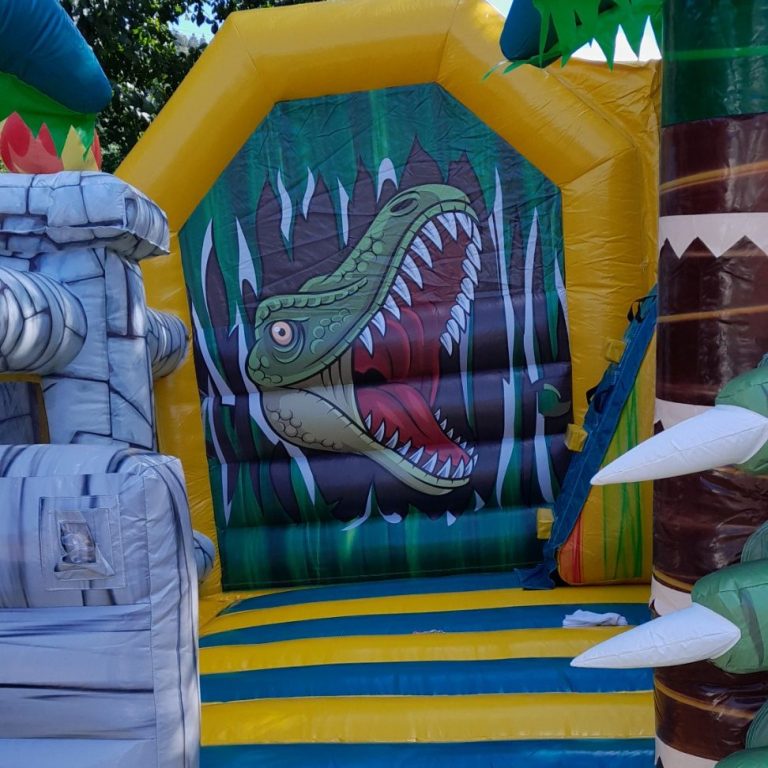 Abbruchhammer, Meißelhammer Handwerker mit einem elektrischen Meißel, der eine Wand bearbeitet.